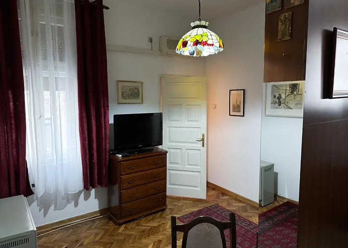 Cozy Old Town Apartment