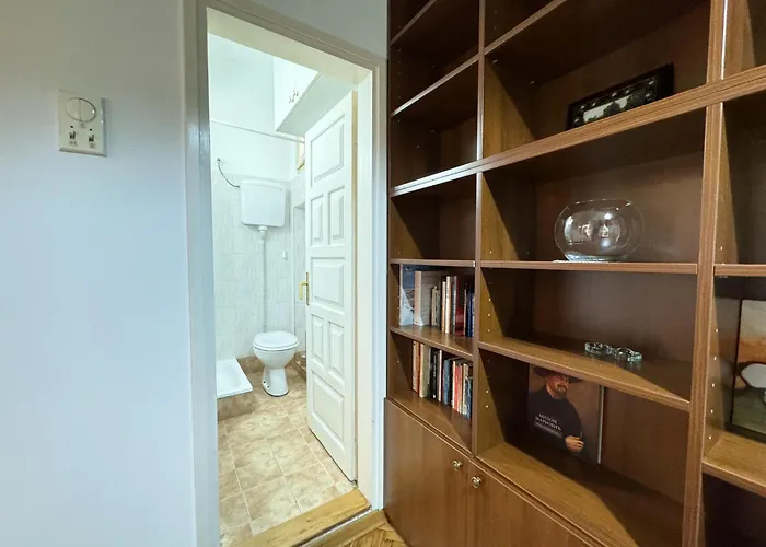 Cozy Old Town Apartment